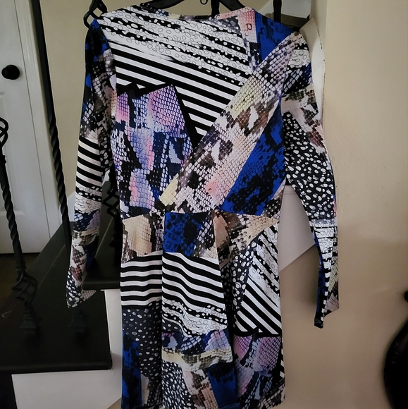 Venus multi colored dress. Size small - Picture 3 of 7